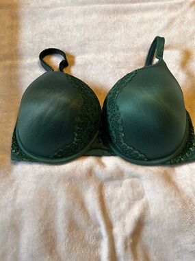 Victoria's Secret Emerald Green Lace-Trim T-Shirt Bra